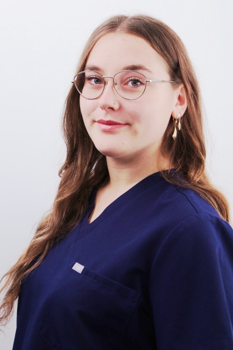 Monika Betzmeir ist zahnmedizinische Fachangestellte im Team Anmeldung und Assistenz.